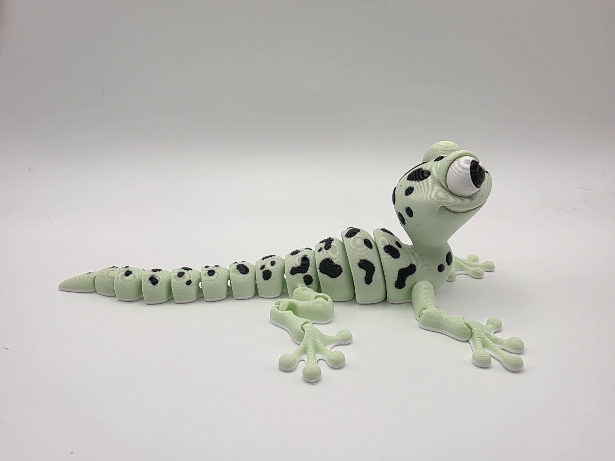 Gecko - Speckle Mint - 5.75" Long x 3" Wide x 1.75" Tall - Matte Mint Green, Black, White 3D printed item image