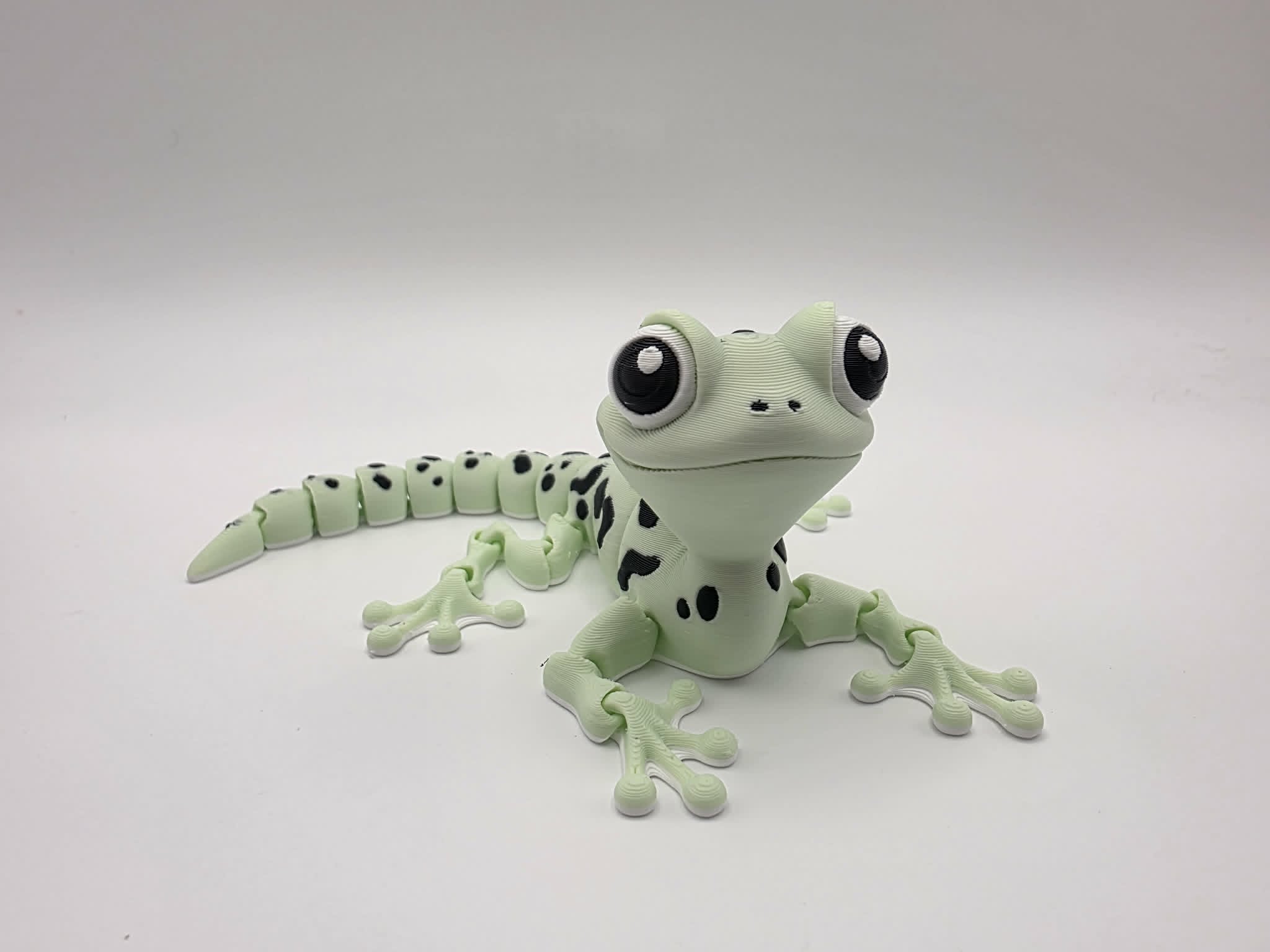 Gecko - Speckle Mint - 5.75" Long x 3" Wide x 1.75" Tall - Matte Mint Green, Black, White 3D printed item image